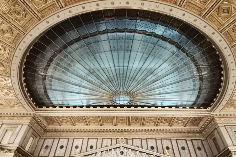 Das originale Glasdach im historischen Sitzungssaal