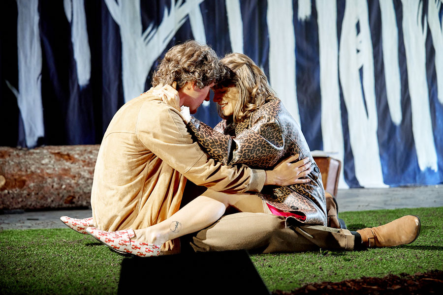 Matthias Rauth (August), Carmen Kirschner (Amalie) © Jakob Stickler