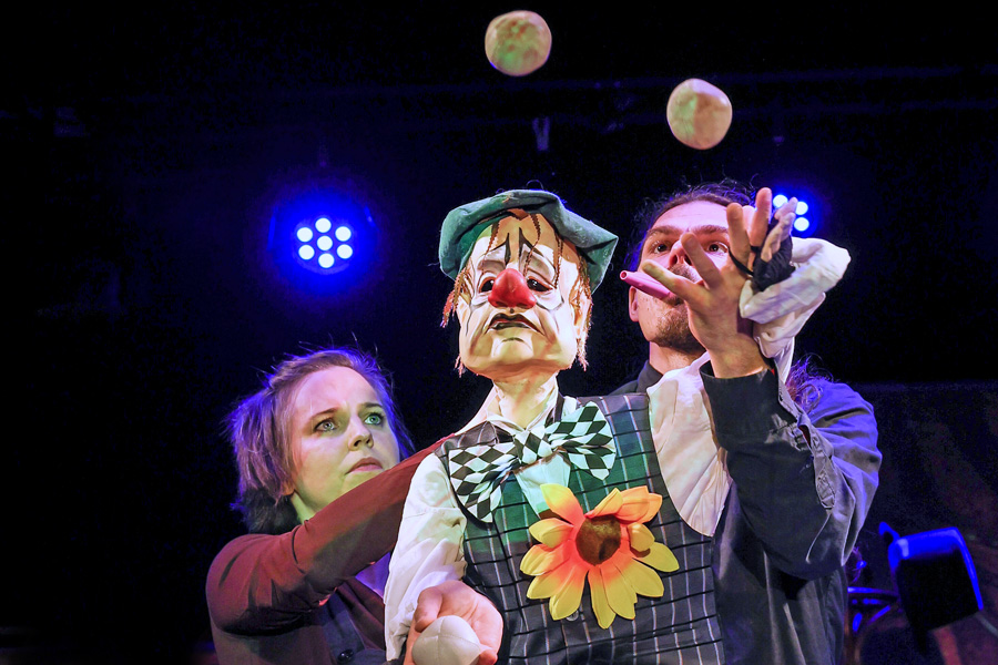 Circus Archetypus, Szenenfoto mit dem Clown © Barbara Pálffy