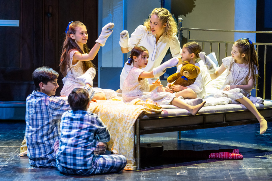 Katharina Gorgi, Kinder © Christian Husar/Bühne Baden