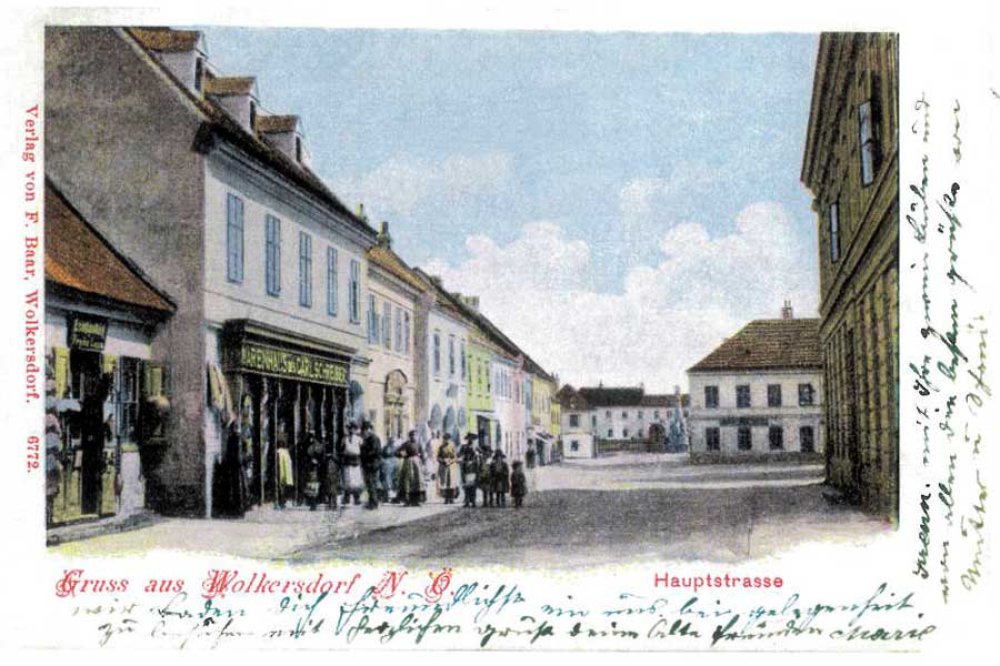 Hauptstraße mit dem Rathausplatz (Foto vor 1910) Illustration aus dem Buch