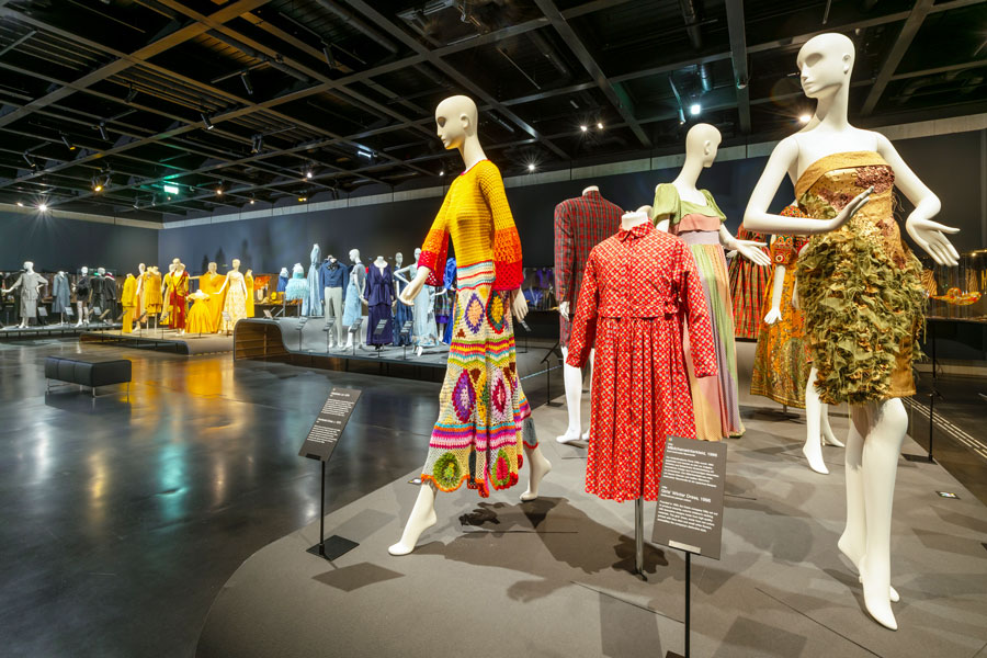 Farbenspiel, Ausstellungsansicht © Klaus Pichler
