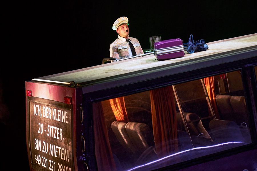Stefko Hanuschevsky als Hynkel © Tommy Hetzel
