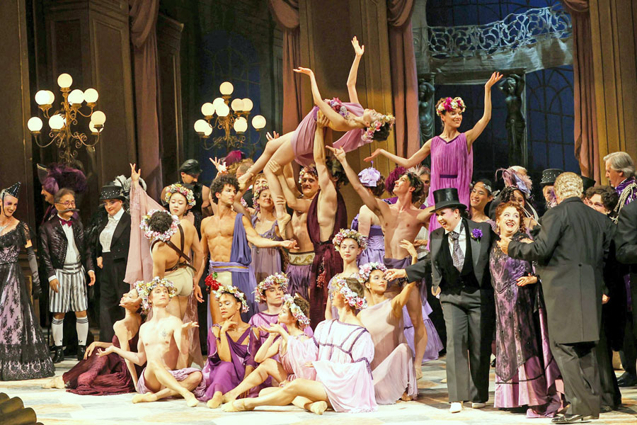 Wiener Staatsballett, Chor der Volksoper Wien © Barbara Pálffy/Volksoper Wien