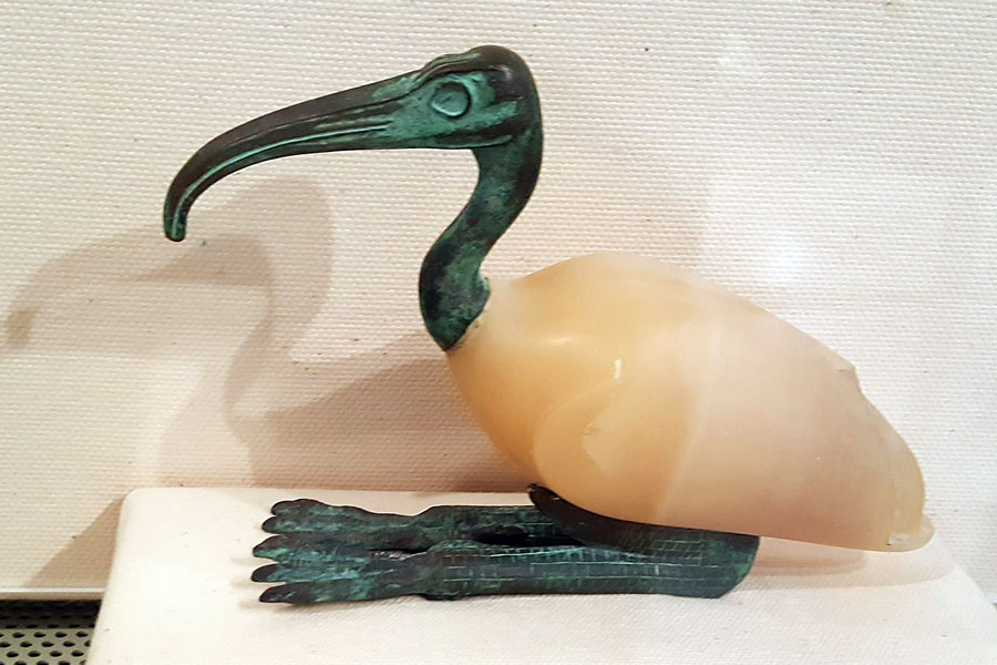 Plastik eines Ibis, dem Gott der Weisheit Thot geweiht