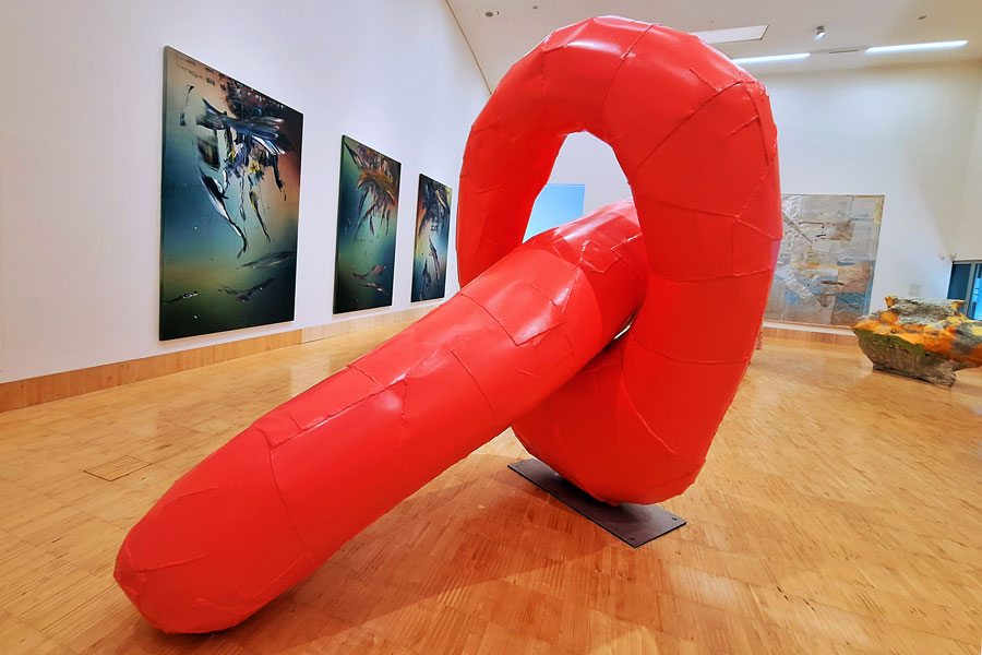 Franz West, Differential, 2003, Ausstellungsansicht