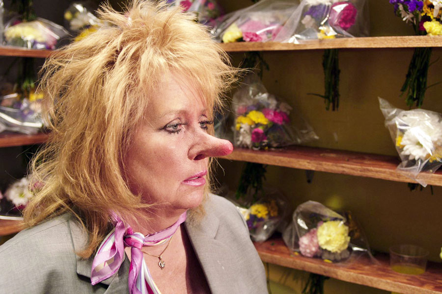 NoNose knows © Mika Rottenberg, Courtesy the artist and Hauser & Wirth