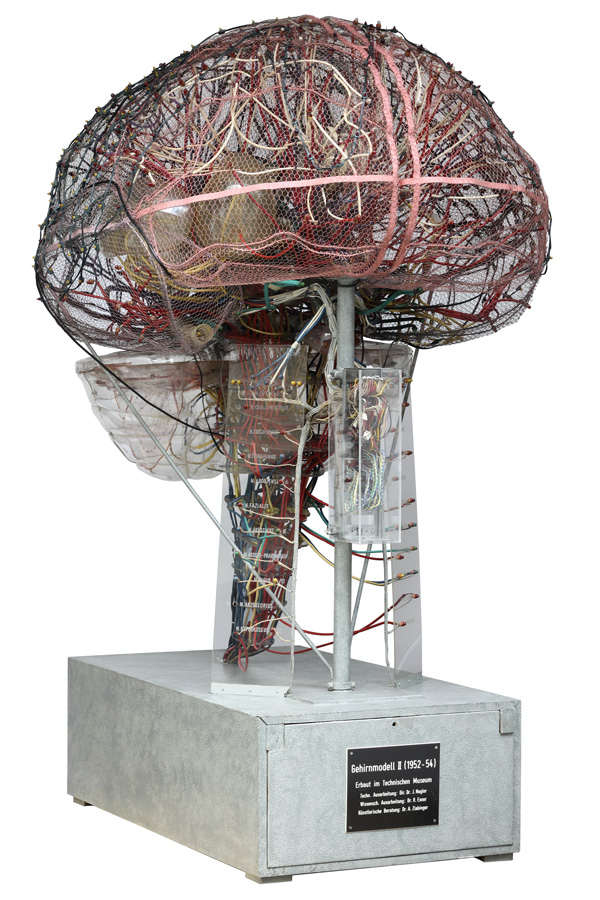 Großes transparentes Gehirnmodell aus den 1950er Jahren mit Lichtsignalen – Visualisierung 