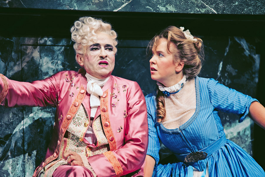 Marcello De Nardo (Cherubin), Johanna Martini (Susanne) © Philine Hofmann Marcello De Nardo (Cherubin), Johanna Martini (Susanne) © Philine Hofmann