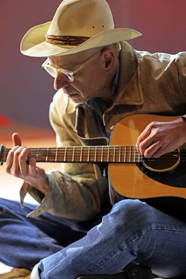 Paul Matić an der Gitarre © Moritz Schell