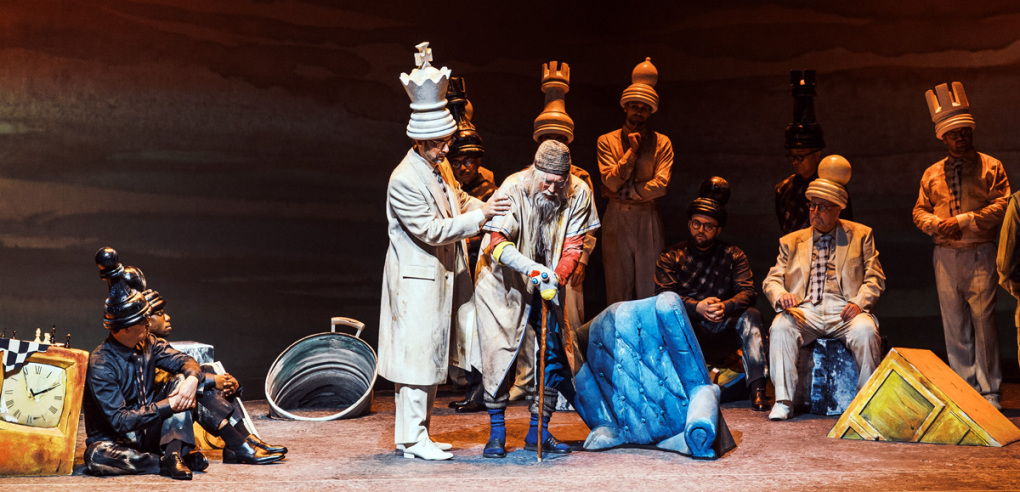  Stefan Cerny (Sarastro), Josef Wagner (Sprecher), Chor der Volksoper Wien - © Marco Sommer