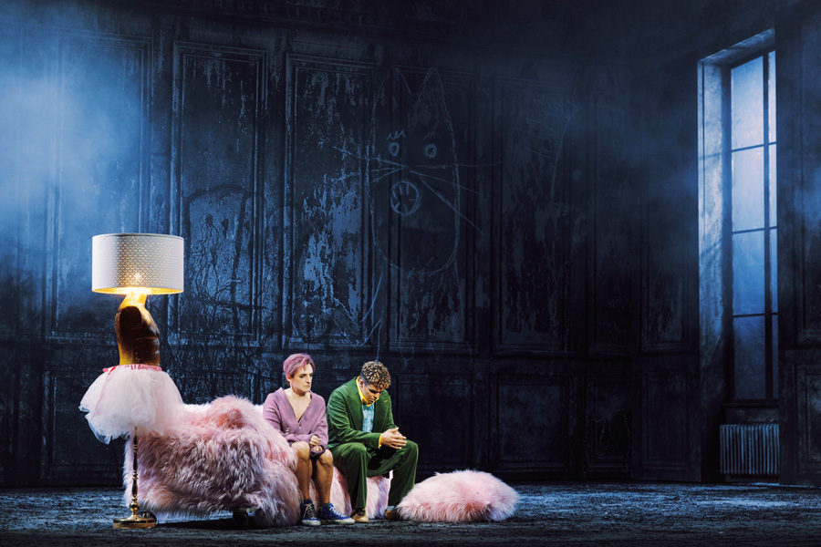 Oliver Liebl (Aschenbrödel), Lionel von Lawrence (Danny Robinson) - © Marco Sommer/Volksoper Wien 