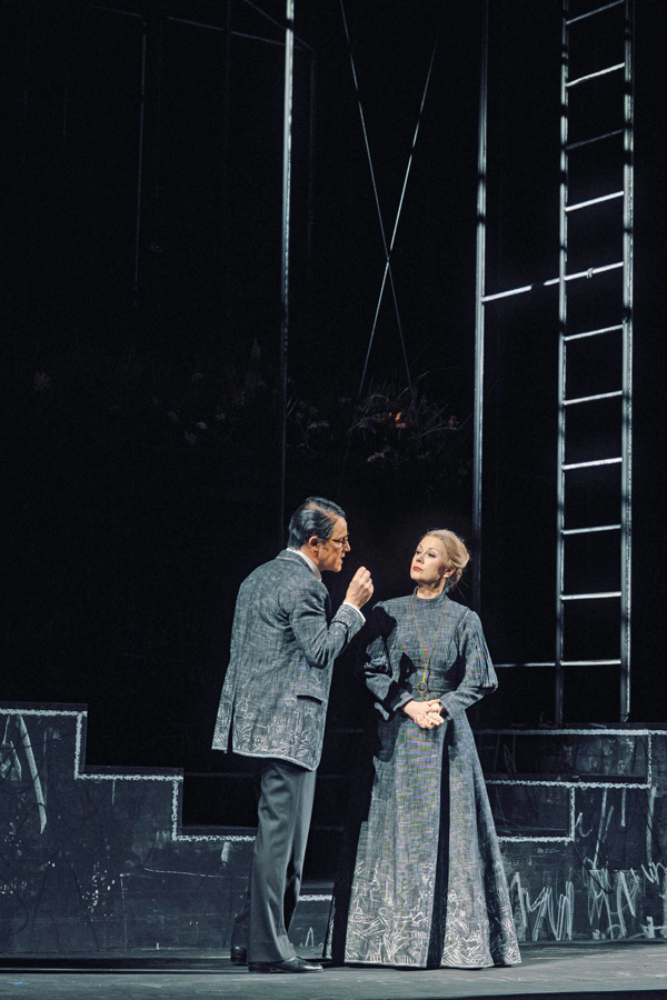 Peter Lesiak, Martina Dorak © Marco Sommer / Volksoper Wien
