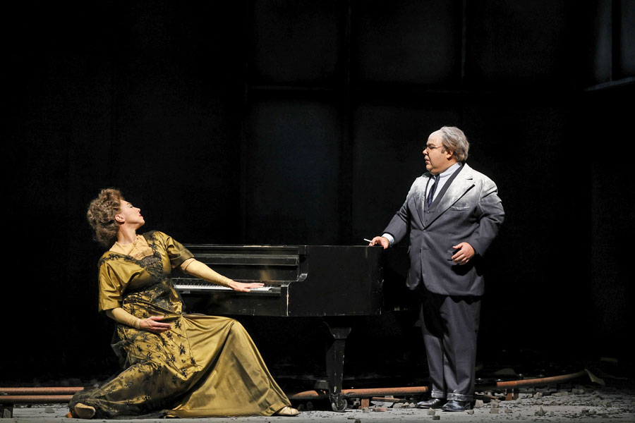 Annette Dasch (Alma Mahler-Gropius-Werfel), Timothy Fallon (Franz Werfel) © Barbara Pálffy/VW