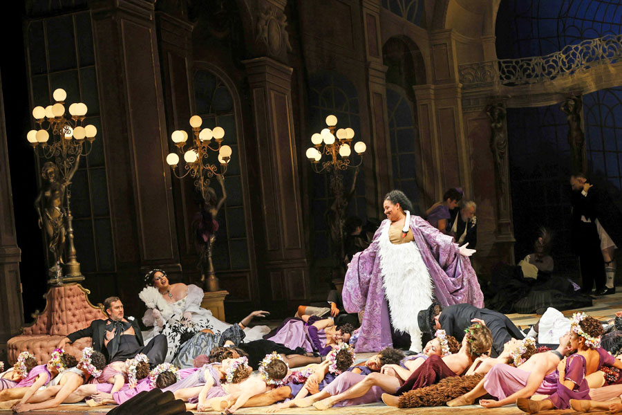Thomas Oliemans (Dr. Falke), Ryta Tale (Ida), Katia Ledoux (Prinz Orlofsky), Wiener Staatsballett, Thomas Oliemans (Dr. Falke), Ryta Tale (Ida), Katia Ledoux (Prinz Orlofsky), Wiener Staatsballett,