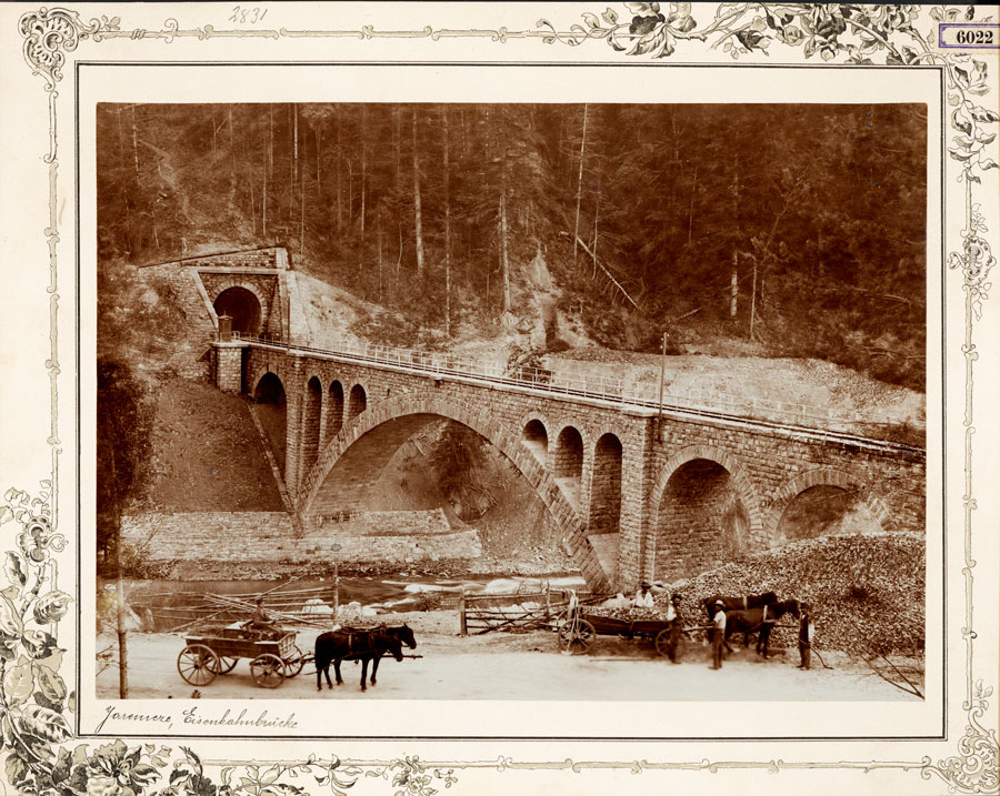 Julius Dutkiewicz: Jaremcze, Eisenbahnbrücke, Ostgalizien, um 1880 © Photoinstitut Bonartes