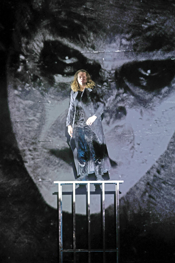 Claudius von Stolzmann, Projektion des Geistes © Moritz Schell Claudius von Stolzmann, Projektion des Geistes © Moritz Schell