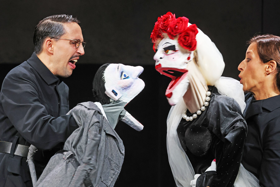 Nikolaus Habjan (Joseph Goebbels), Manuela Linshalm (Eva Braun) © Moritz Schell