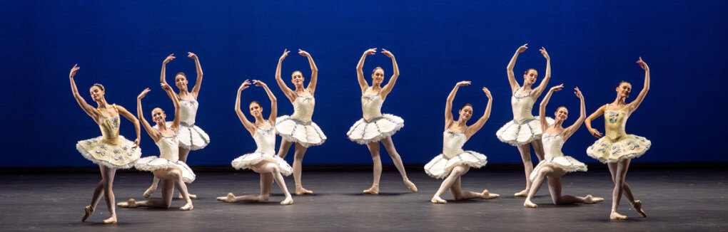 Divertimento Nr. 15, George Belanchine, Damenensemble © Ashley Taylor Divertimento Nr. 15, George Belanchine, Damenensemble © Ashley Taylor