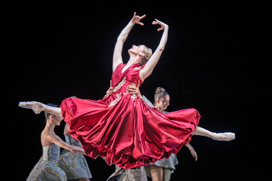 Olga Esina, Ensemble © Wiener Staatsoper / Ashley Taylor