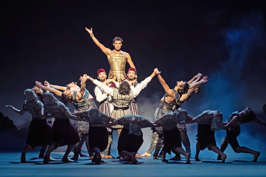 Victor Caixeta, Herrenensemble © Ashley Taylor