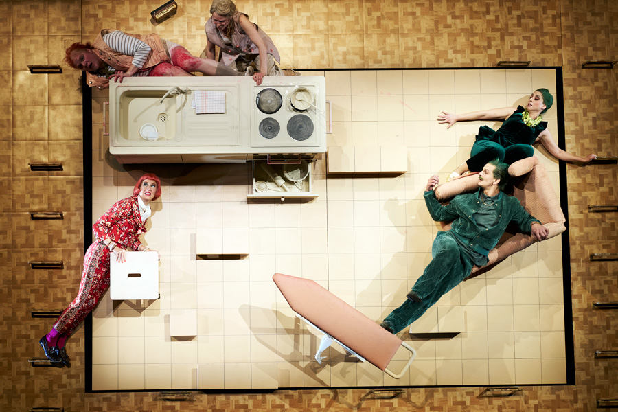  Stefanie Reinsperger, Franziska Hackl, Maresi Riegner, Sebastian Wendelin, Zeynep Buyraç © Tommy H.