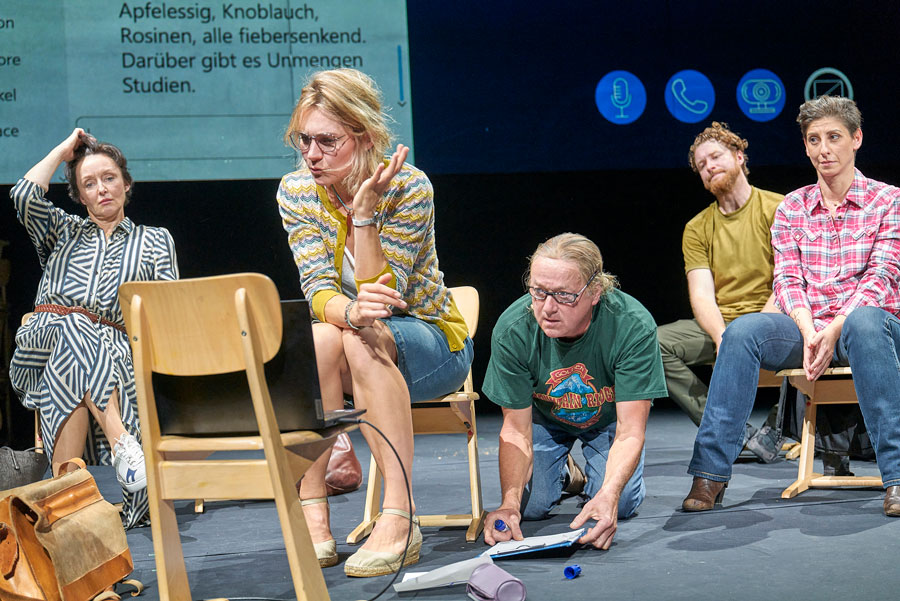  Regina Fritsch, Lilith Häßle, Markus Hering, Maximilian Pulst, Zeynep Buyraç © Matthias Horn 