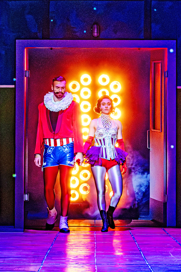 Branimir Agovi, Liviana Degen © Lalo Jodlbauer/Bühne Baden Branimir Agovi, Liviana Degen © Lalo Jodlbauer/Bühne Baden