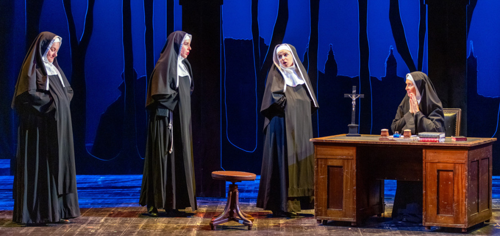 Emily Nathan, Erin Marks, Mariella Hofbauer, Maya Hakvoort © Copyright 