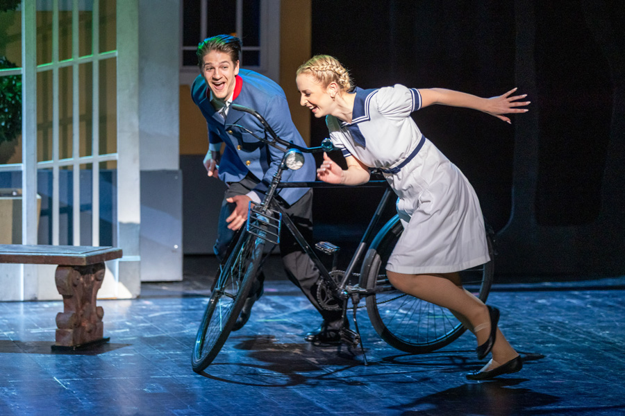 Timotheus Hollweg, Anna Rosa Döller © Christian Husar/Bühne Baden