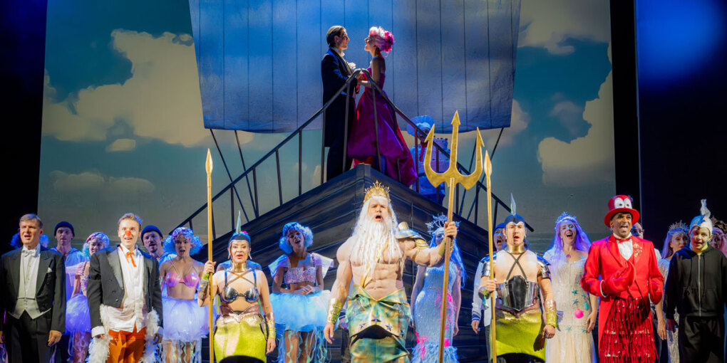 Arielle, die Meerjungfrau, Ensemble © Lalo Jodlbauer/Bühne Baden Arielle, die Meerjungfrau, Ensemble © Lalo Jodlbauer/Bühne Baden
