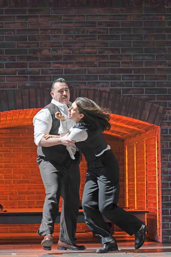 Freddie De Tommaso (Pollione), Asmik Grigorian (Norma)  © Monika Rittershaus