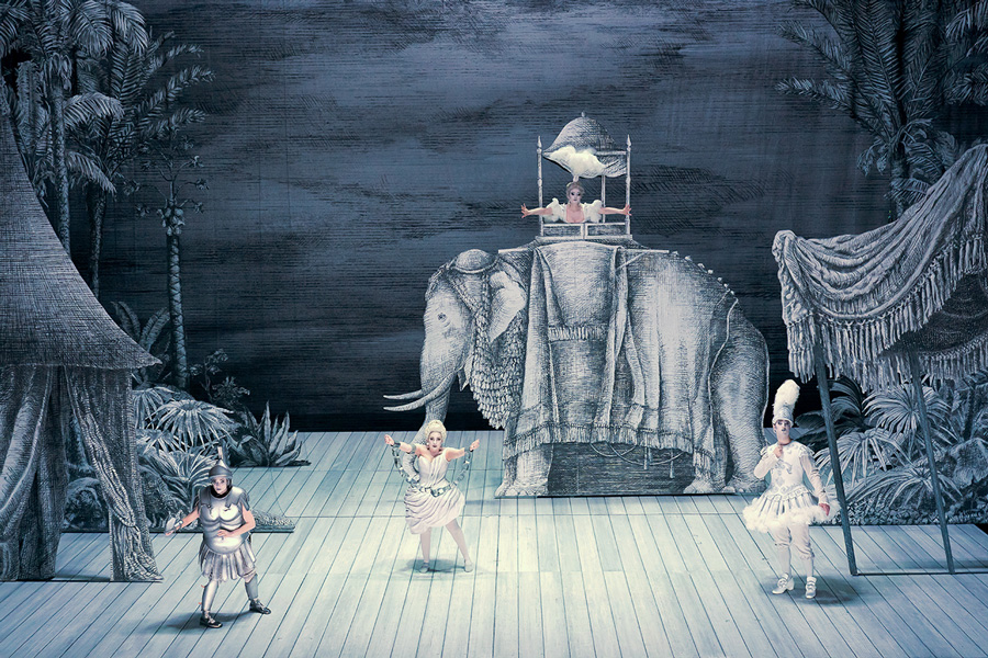 L´opera seria, Ensemble mit Elefant © Werner Kmetitsch