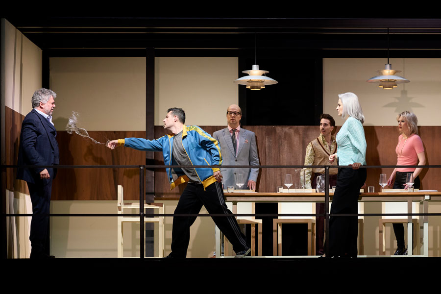   Miklós Sebestyén (Claudius), Raffaele Pe (Hamlet), Nikolay Borchev (Polonius), Maayan Licht 