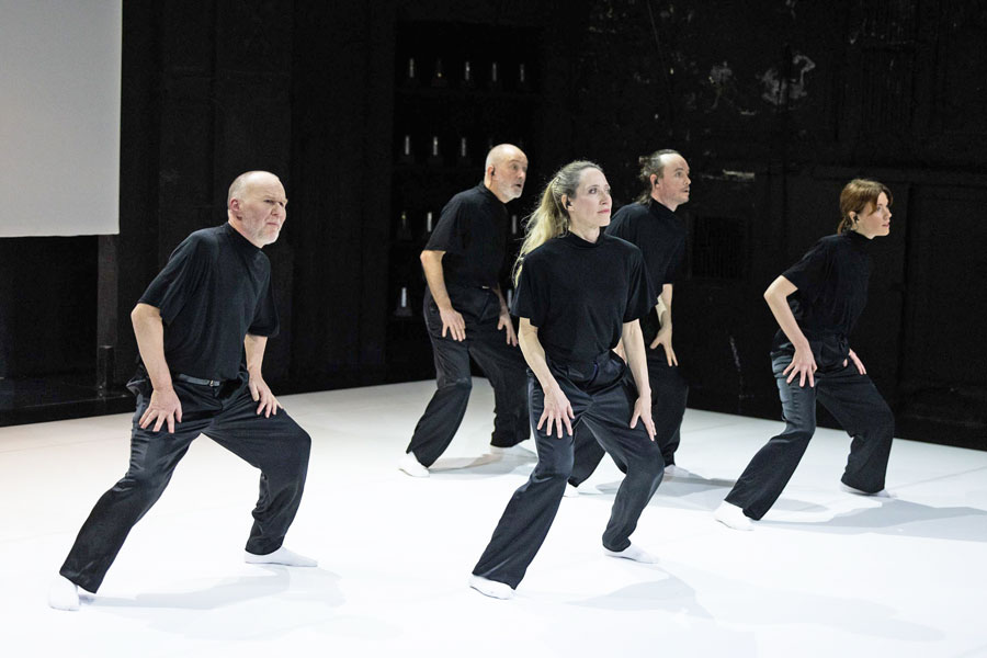 ODYSSEE – EINE HEIMKEHR, das tanzende Ensemble © Anna Stöcher