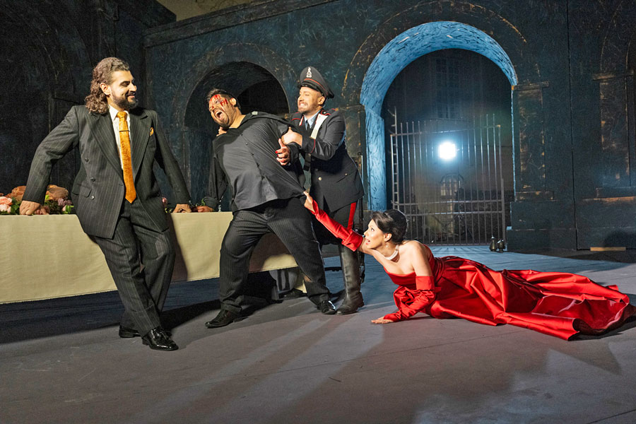 Scarpia (Serban Vasile) Cavaradossi (Fabian Lara) Valentino Blasina (Spoletta) Federica Vitali