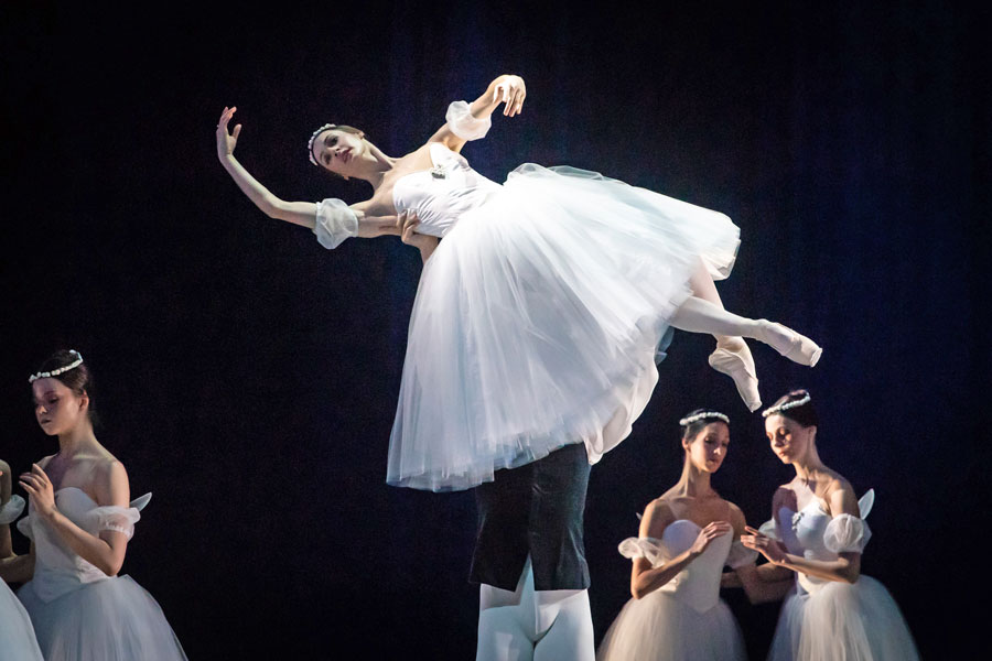 Elena Bottaro, Masayu Kimoto, Damenensemble © Ashley Taylor