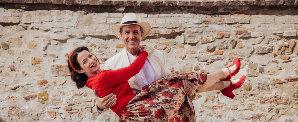 Pia Baresch (Mirandolina), Thomas Koziol (Cavaliere di Ripafratta) © Sommerspiele Schloss Sitzenberg