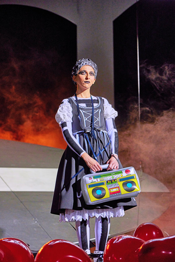 Hasti Molavian © Marcel Urlaub / Volkstheater 