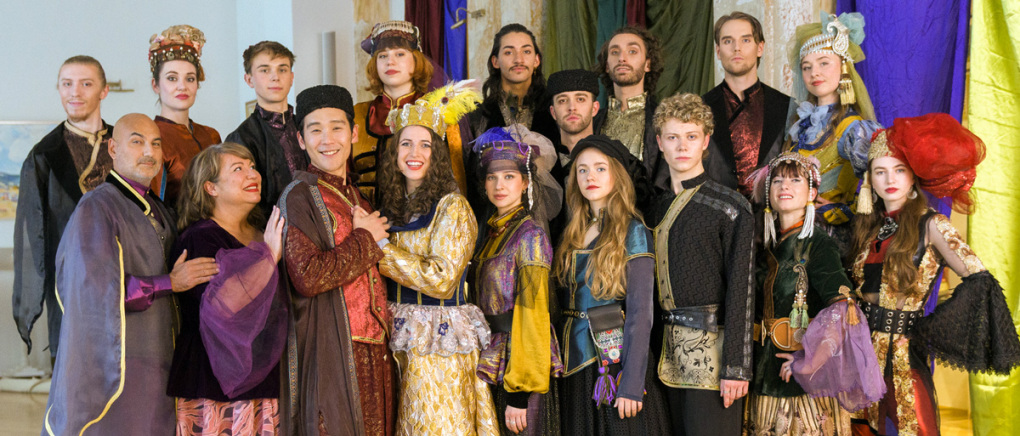 Samt und Seide, Ensemble © Andreas Svirak Samt und Seide, Ensemble © Andreas Svirak