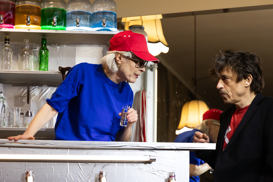 Babett Arens (Wirtin), Bernhard Dechant (Künstler) © Thomas Lieser
