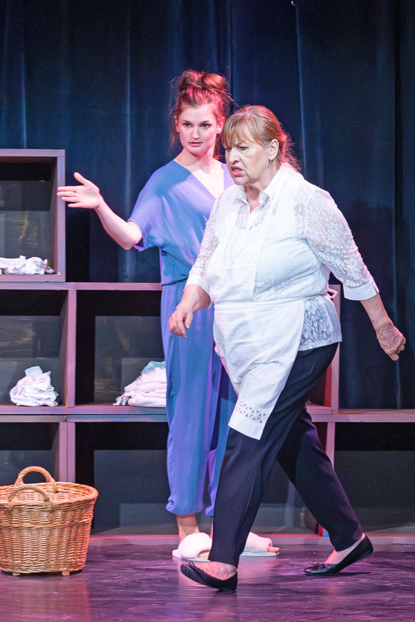 Lisa-Marie Bachlechner (Sascha), Helga Grausam (Betty Hofstetter) © Karin VOGT