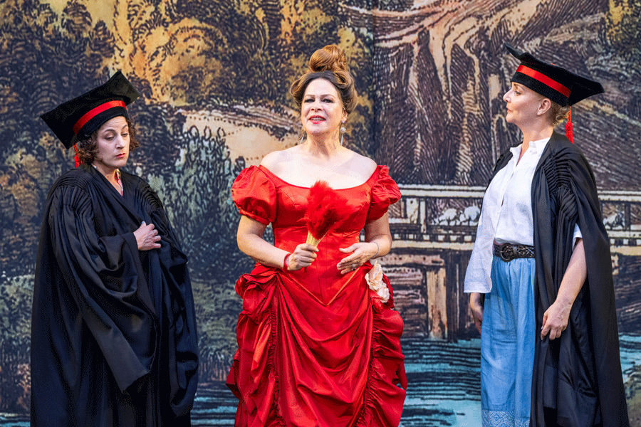 Ariana Schirasi-Fard, Natalia Ushakova, Lilly Kugler-König © Christian Husar/Bühne Baden