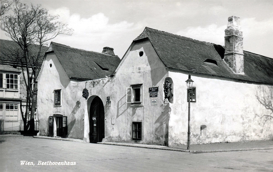 Beethovenhaus am Pfarrplatz (Mayer am Pfarrplatz) Illustration aus dem besprochenen Buch