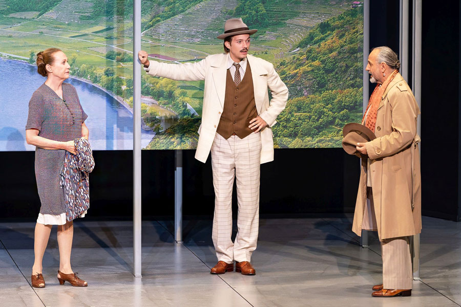 Alexandra Hilverth, Nils Hausotte, Reinhold G. Moritz © VOGUS 