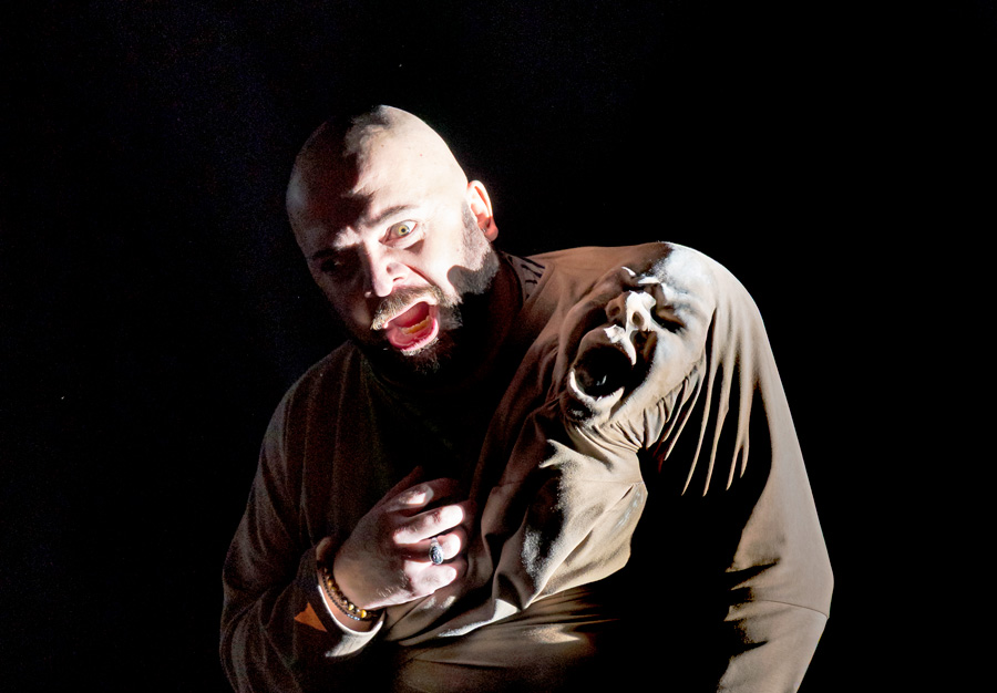 Nikoloz Lagvilava als Rigoletto © Werner Kmetitsch, Oper Graz Nikoloz Lagvilava als Rigoletto © Werner Kmetitsch, Oper Graz