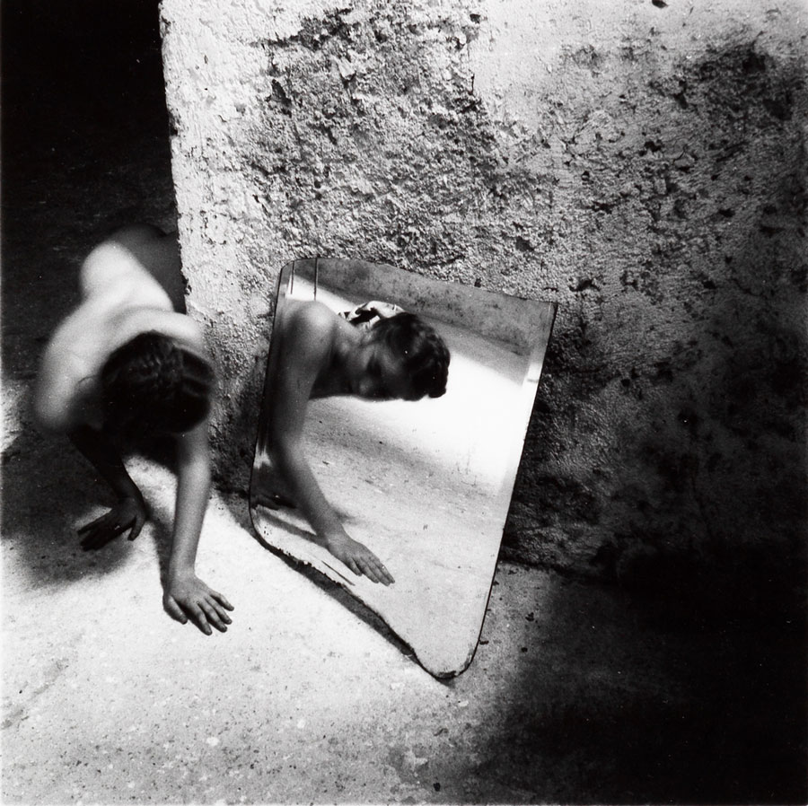 Francesca Woodman, Self-Deceit #1 from the Self-Deceit series, 1978 SAMMLUNG VERBUND, Wien © Woodman