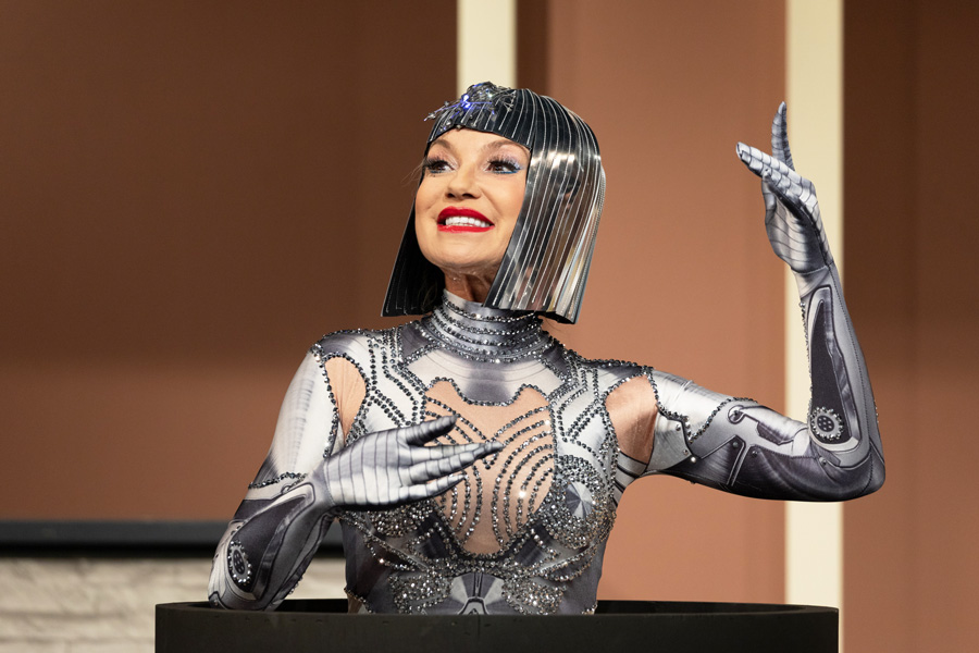 Leila Strahl als die (fast) perfekte Braut © Robert Peres