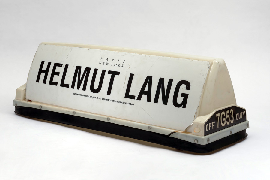 Helmut Lang, New York City Taxi Top, Foto: MAK/Christian Mendez. Helmut Lang, New York City Taxi Top, Foto: MAK/Christian Mendez.