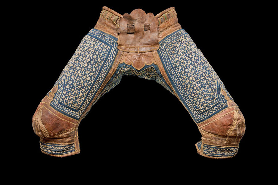 Tunbān  Hersteller unbekannt Bagdad, Irak, vor 1886 Rinds- und Schafleder, Baumwollstoff 